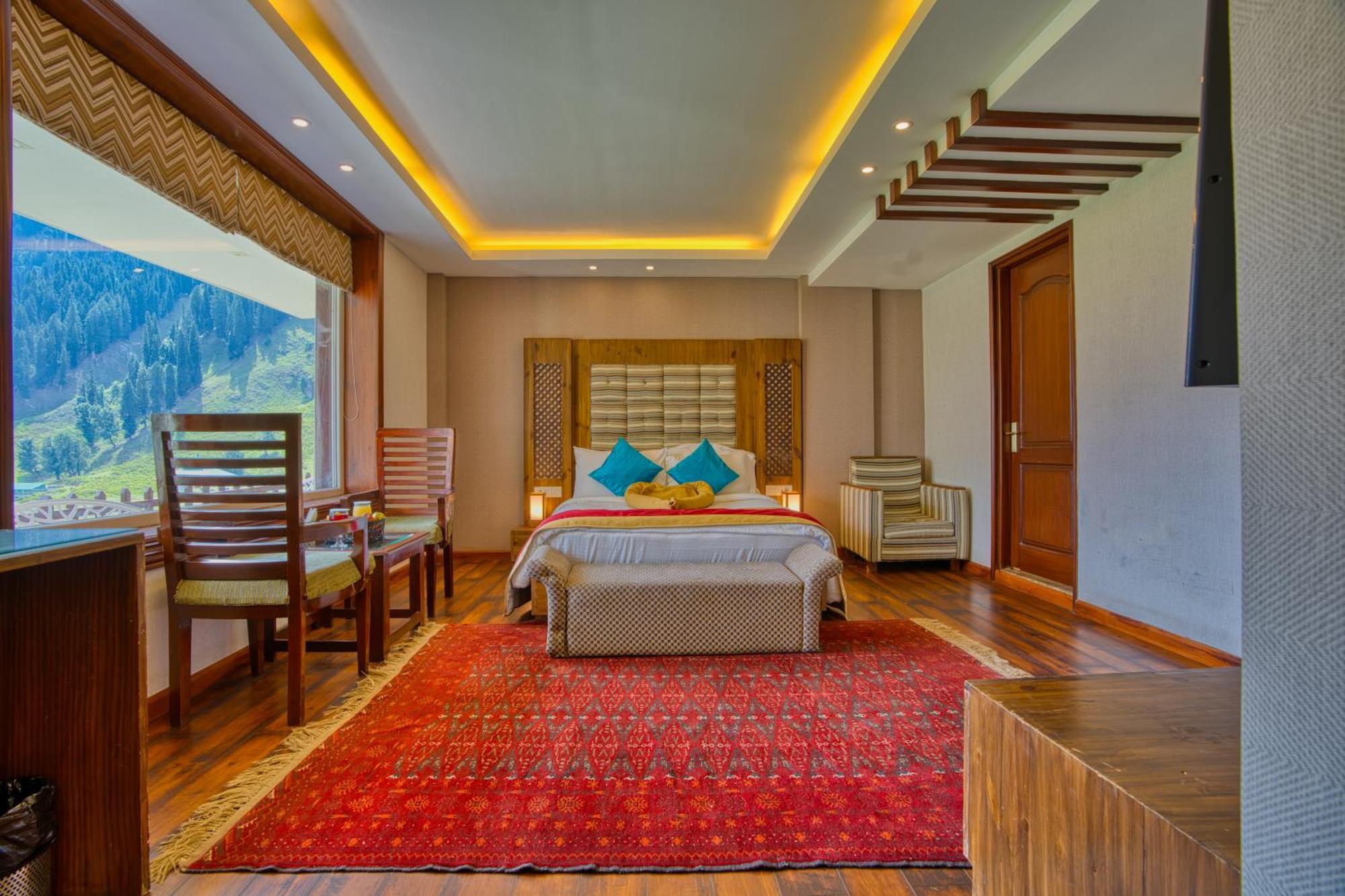 Golden Meadows Hotels & Resorts Sonāmarg Esterno foto