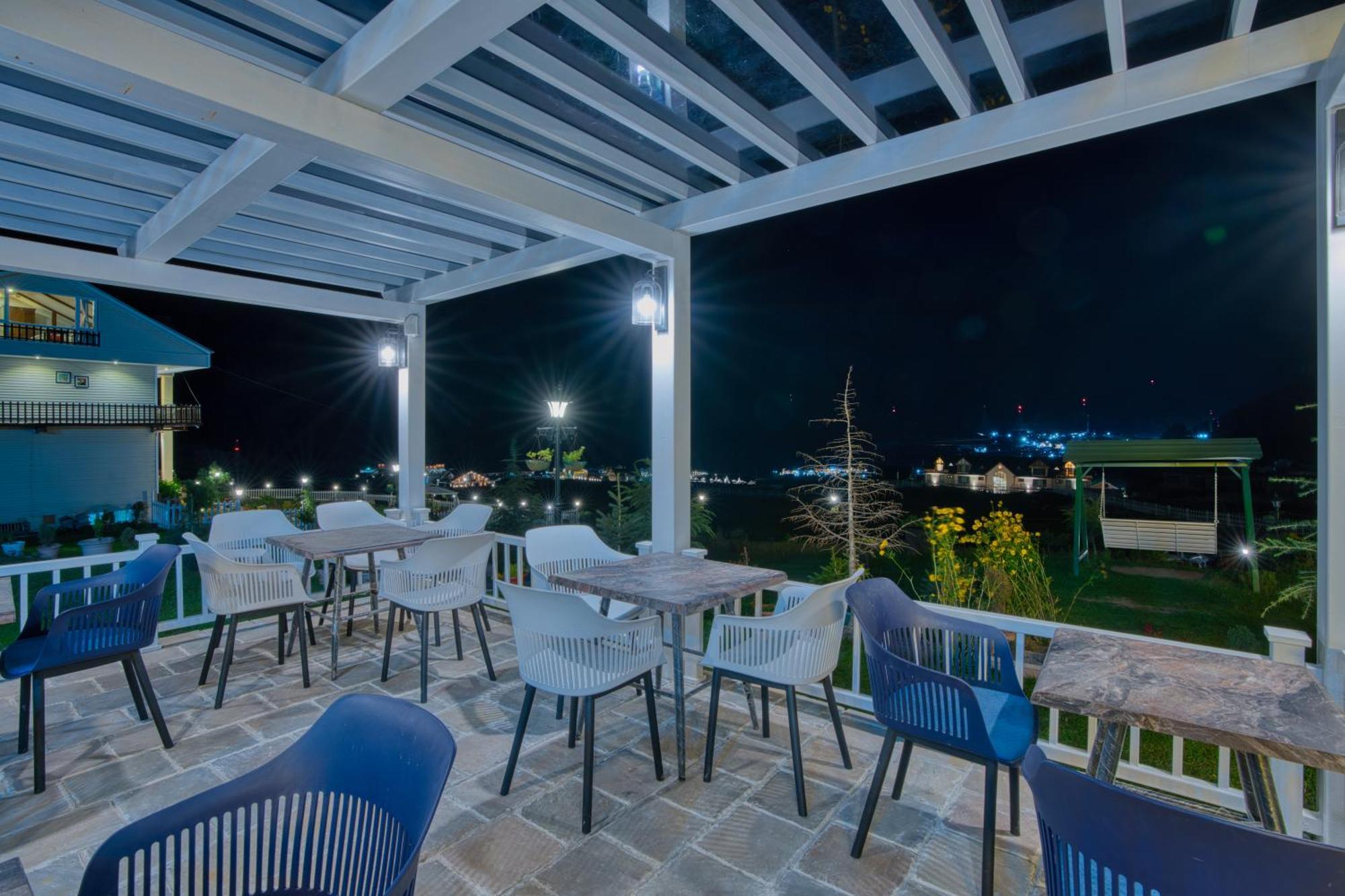 Golden Meadows Hotels & Resorts Sonāmarg Esterno foto